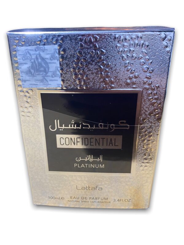 Eau de Parfum Confidential Platinium de la très célèbre Maison de Parfumerie émiratie Lattafa qui est reconnu pour la qualité de ses parfums.