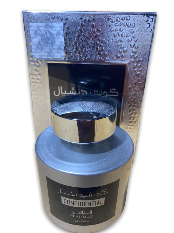Eau de Parfum Confidential Platinium de la très célèbre Maison de Parfumerie émiratie Lattafa qui est reconnu pour la qualité de ses parfums.
