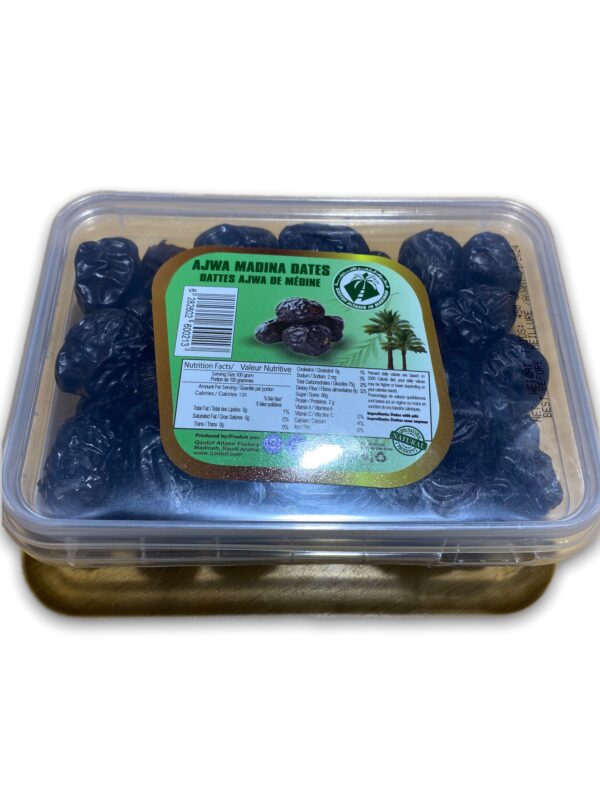 Datte Ajwa de Médine 450g en Arabie Saoudite elles sont facilement reconnaissables par leur forme arrondie et leur couleur presque noire