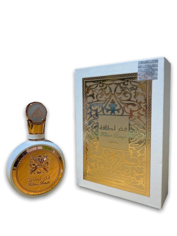 Eau de Parfum Fakhar de lattafa Un délicieux parfum sucré/fruité légèrement fleurieLes notes sont orange, pêche, poire, pomme, jasmin
