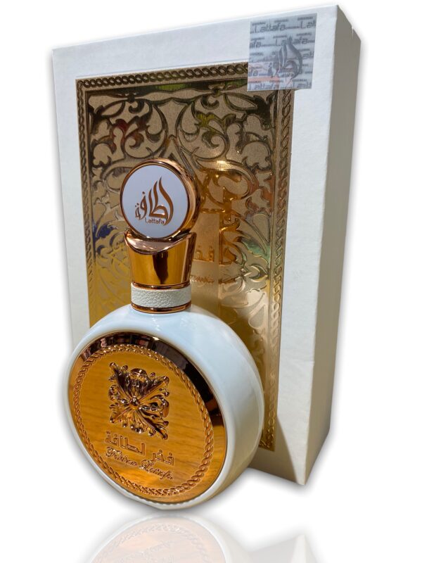 Eau de Parfum Fakhar de lattafa Un délicieux parfum sucré/fruité légèrement fleurieLes notes sont orange, pêche, poire, pomme, jasmin