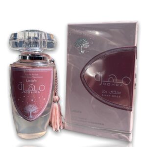Eau de Parfum Mohra - Lattafa Notes de tête : fruitées Notes de coeur : Citron, notes florales Notes de fond : Jasmin, vanille et musc blanc