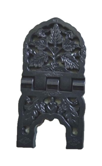 Porte Coran Plastique Noir (19x38cm) léger et lavable , avec motifs de fleurs et feuilles.Un objet à avoir chez soi ou à offrir en cadeau.