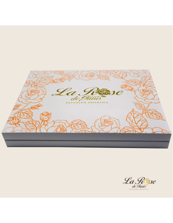 Bouquet oriental Un voyage authentique plein de saveur pour tous les gourmands de la pâtisserie orientale.7 x Baklewa5 x Mlabes12 x Mille et nuit x7 ...
