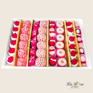 Coffret Baby Girl Un coffret de mignardises qui vient honorer et sublimer vos fêtes de naissance. Délicieuses Pâtisseries orientales dans un coffret