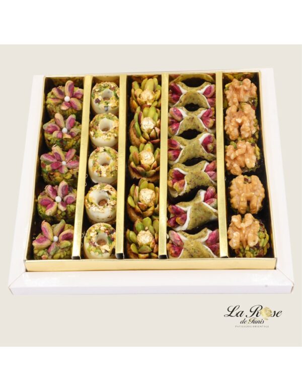 Coffret Gold Un magnifique assortiment de douceurs fines, une variété de saveurs pour le plus grand plaisir de tous les gourmands.
