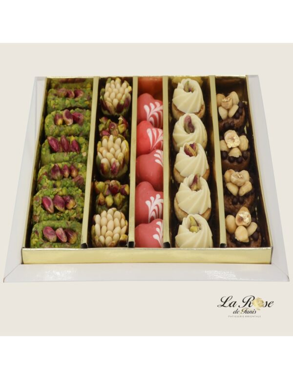 Coffret Plaisir Cet assortiment ne manquera pas de donner le sourire aux amateurs de saveurs douces et généreuses. 400g de plaisir pour vos papilles.