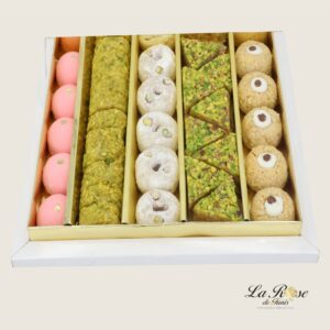 Coffret Sherazade Un savoureux coffret de pâtisseries tunisiennes pour une pause familiale ou d'amitié gourmande. 5 x Mlabes 6 x Mille et une nuit...